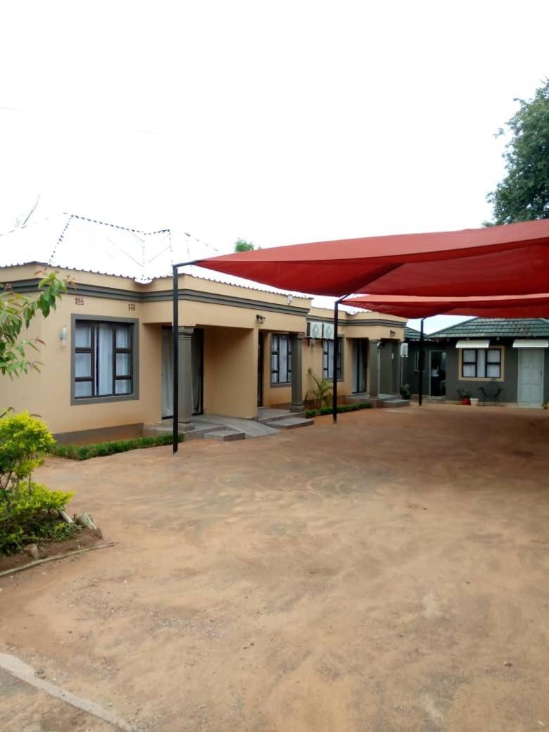 Global Guest House Kasane Exterior photo