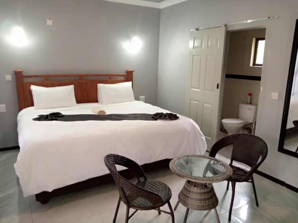 Global Guest House Kasane Exterior photo