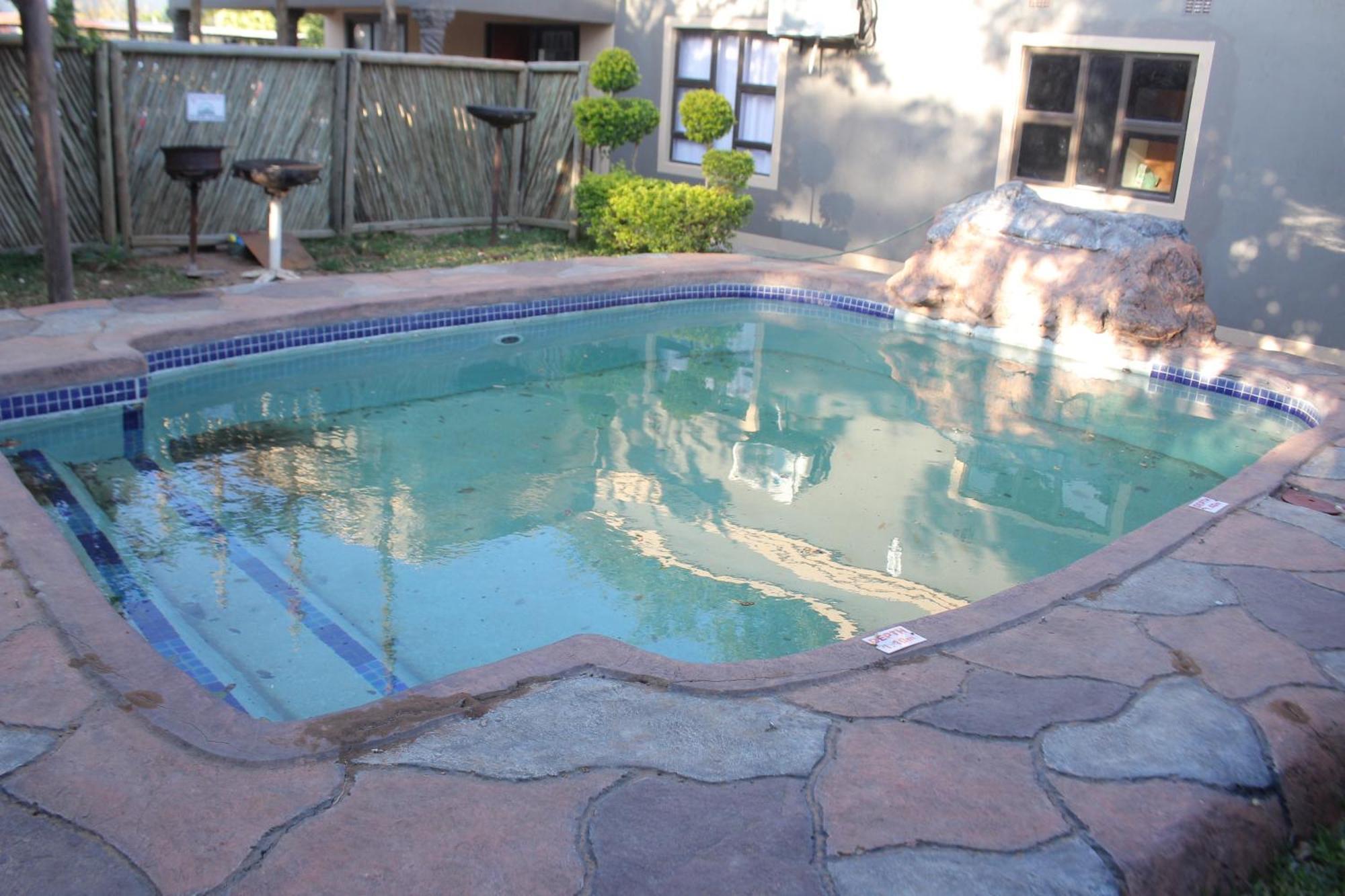 Global Guest House Kasane Exterior photo
